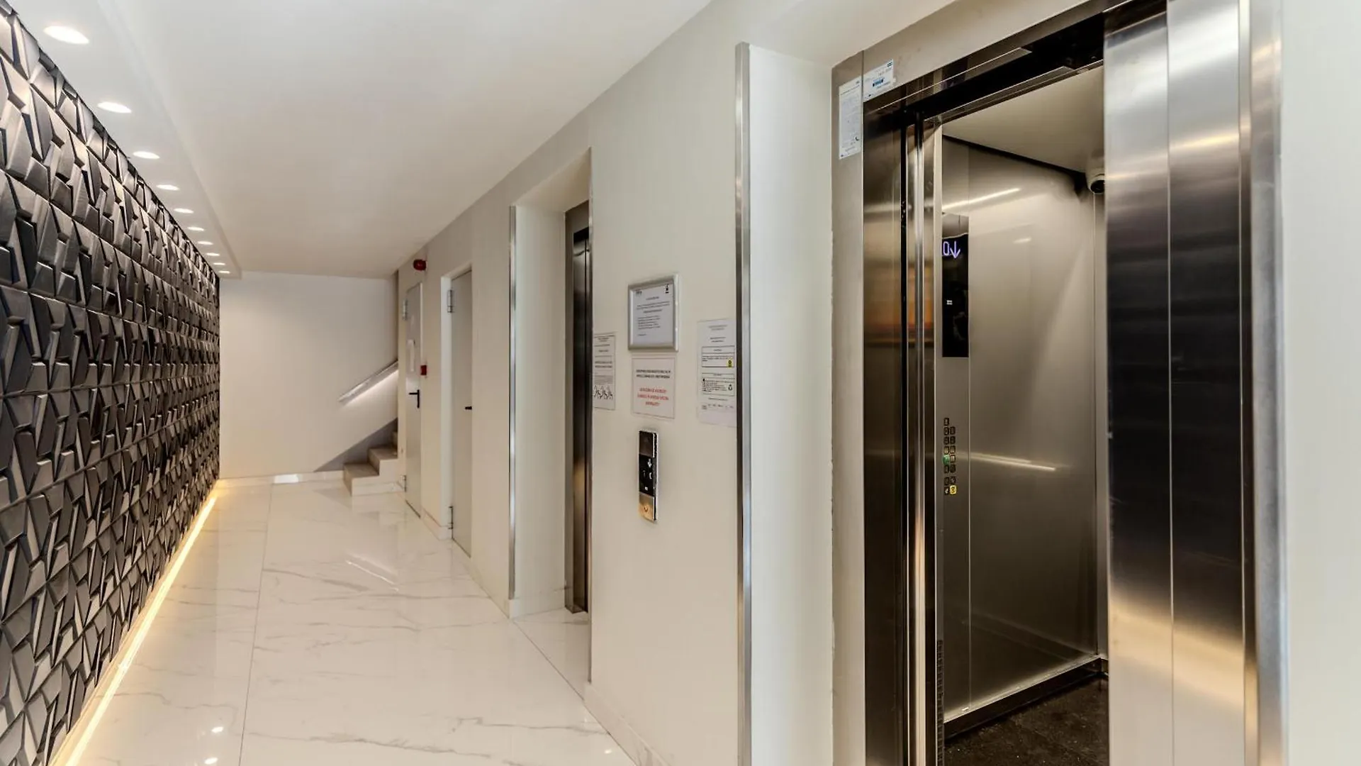 Infinite Horizons - Modern Living In North Business District Apartment Bucureşti