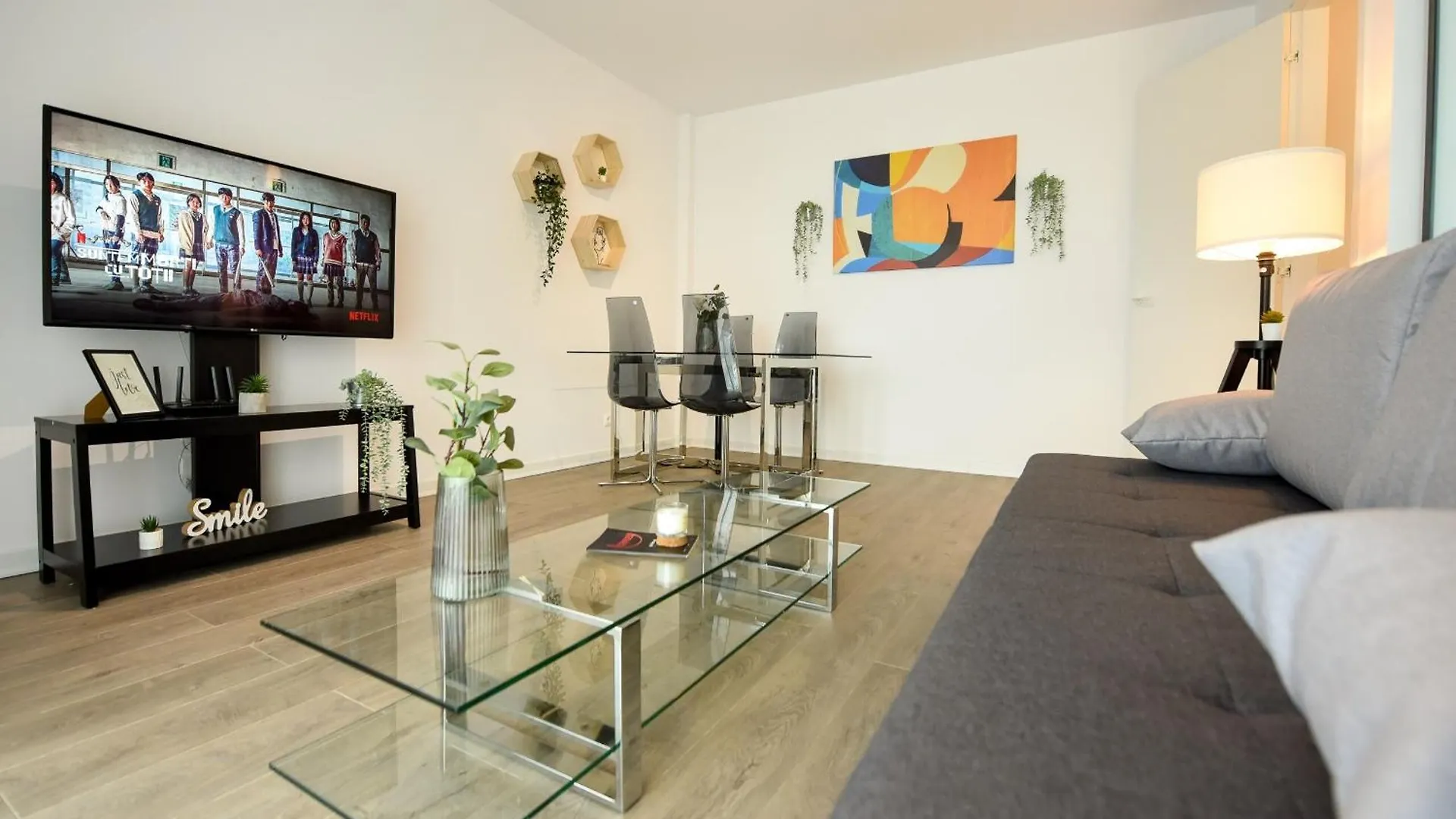 Infinite Horizons - Modern Living In North Business District Apartment Bucureşti