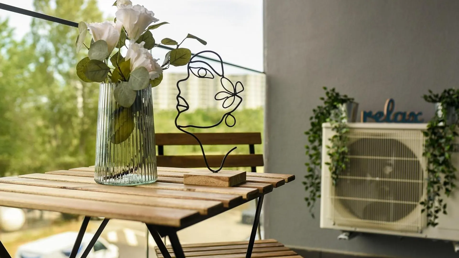 Infinite Horizons - Modern Living In North Business District Apartment Bucureşti
