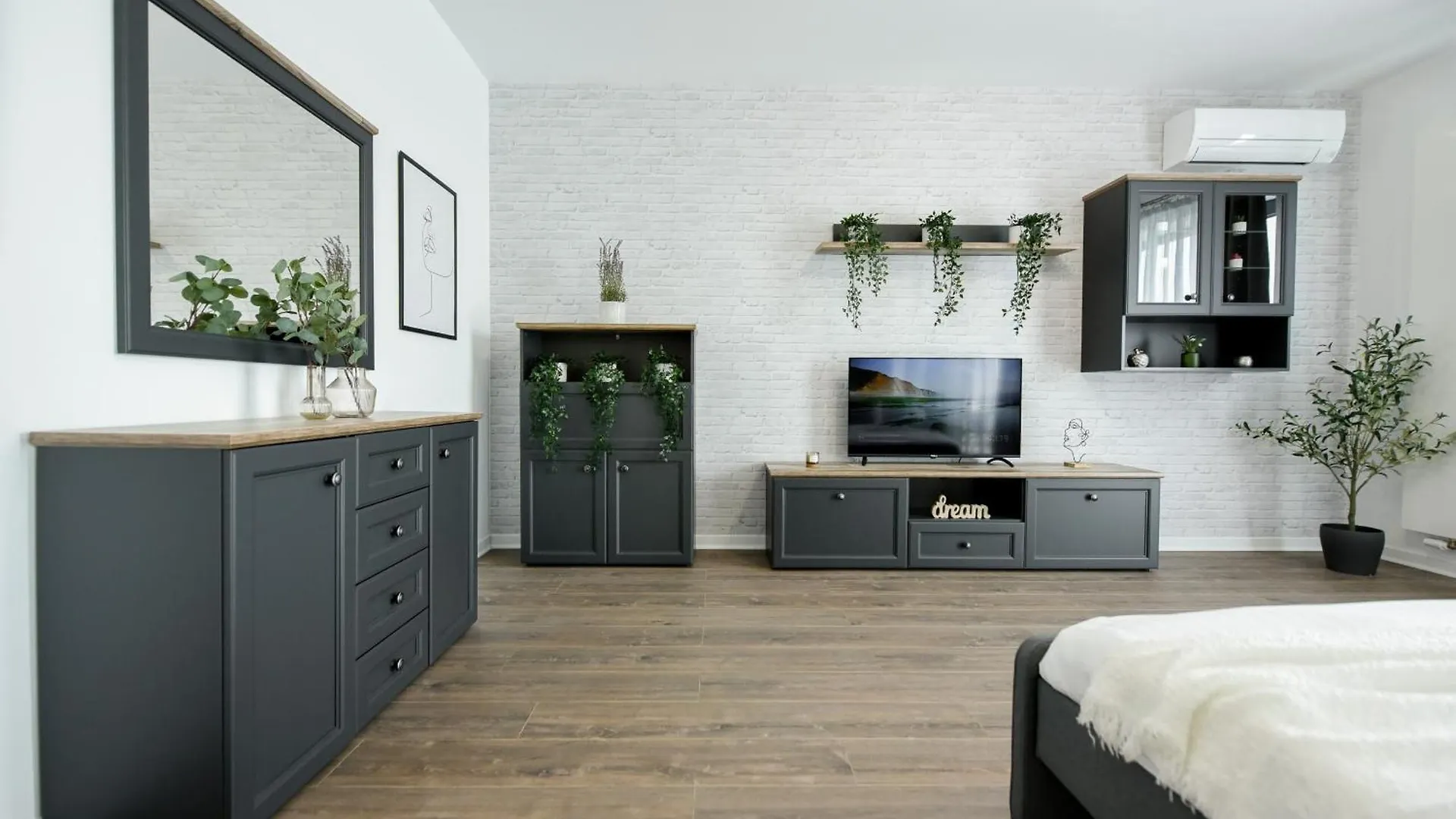 Infinite Horizons - Modern Living In North Business District Apartment Bucureşti