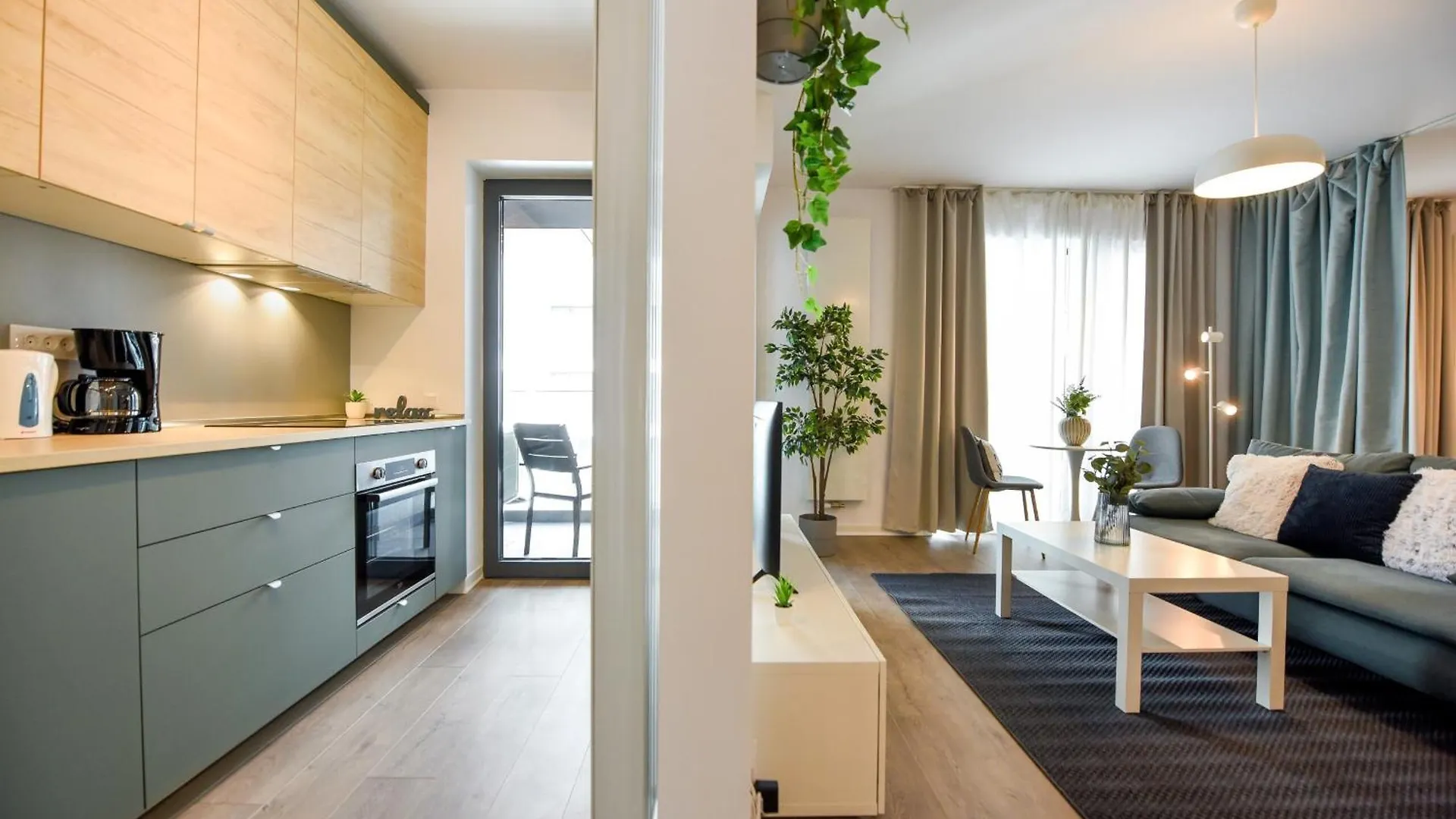 Infinite Horizons - Modern Living In North Business District Apartment Bucureşti