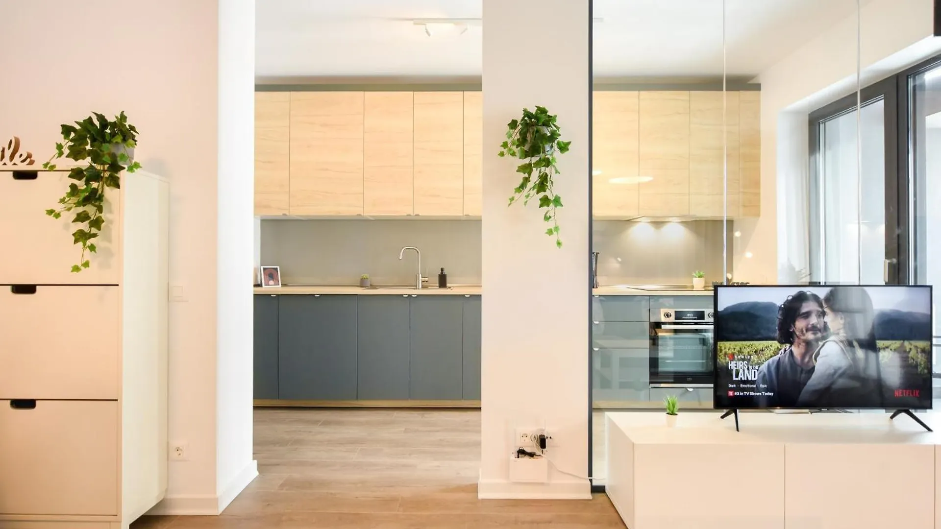 Infinite Horizons - Modern Living In North Business District Apartment Bucureşti