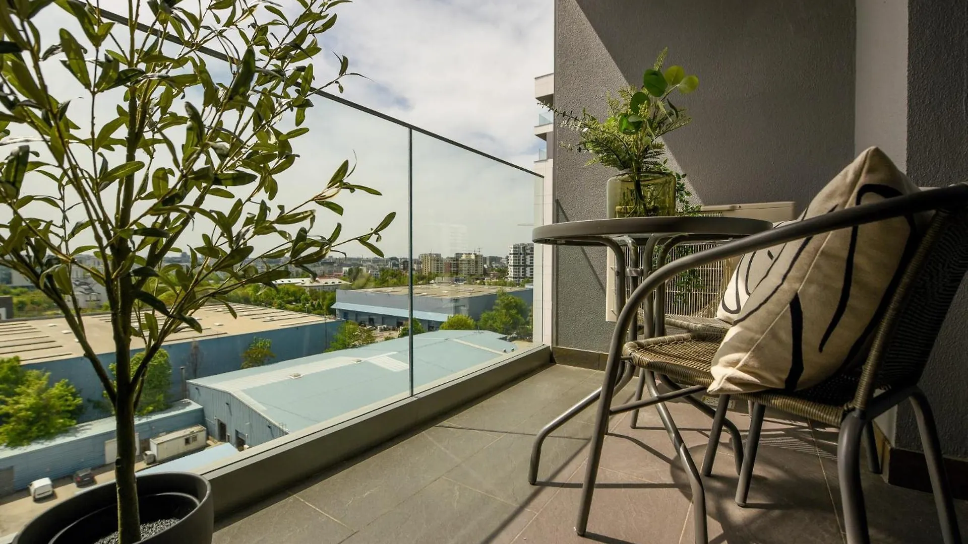 Infinite Horizons - Modern Living In North Business District Apartment Bucureşti 0*,