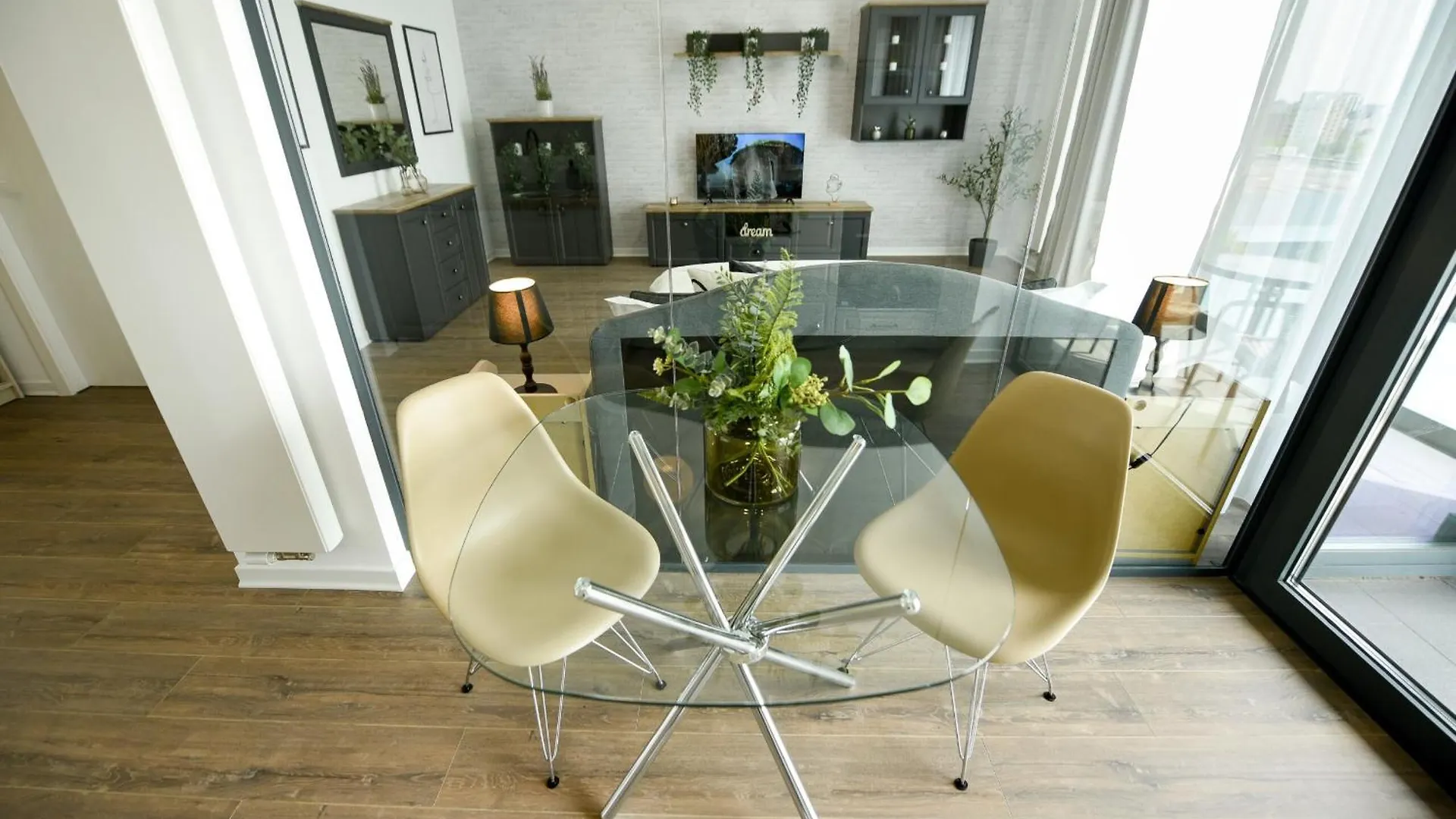 Infinite Horizons - Modern Living In North Business District Apartment Bucureşti