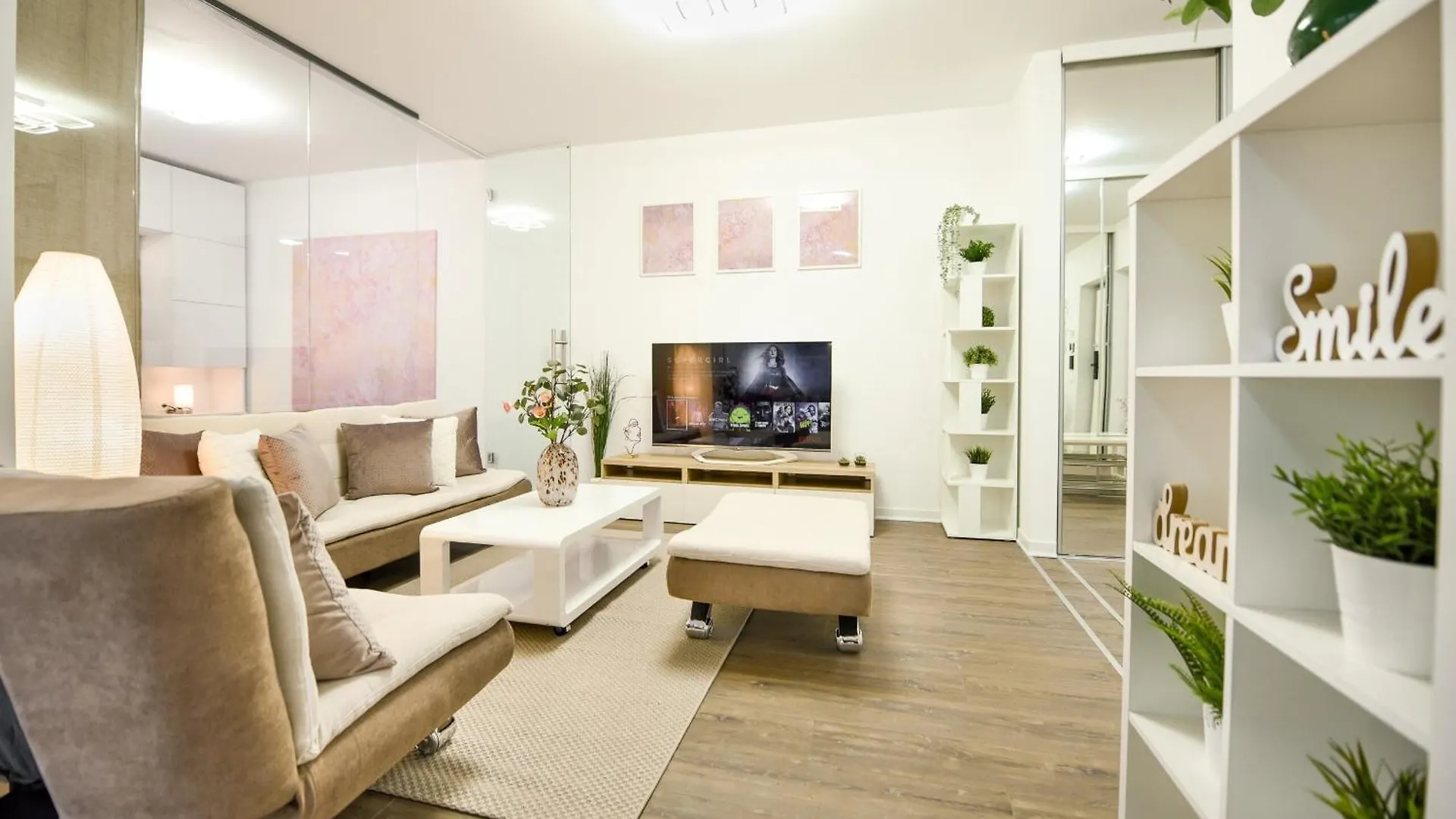 Infinite Horizons - Modern Living In North Business District Apartment Bucureşti
